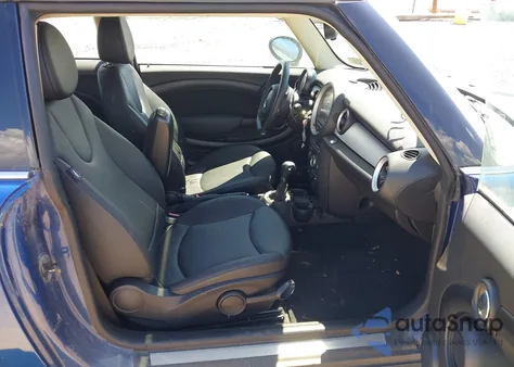 2013 Mini Hardtop Cooper z USA, uszkodzony, nr VIN WMWSU3C56DT687816